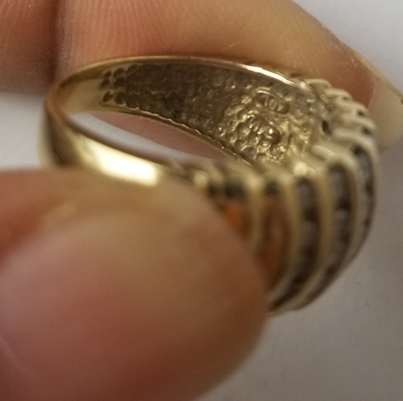 Vintage 10K Natural Channel Set Diamond Dome Ring - Picture 6 of 6